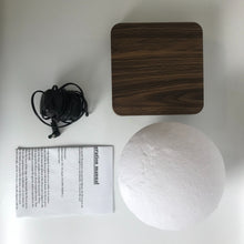 Load image into Gallery viewer, Mars-lampen viser kraften i moderne teknologi med sin magnetiske svæv og elegante design